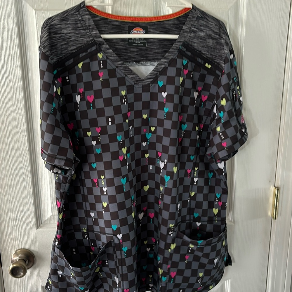 Women’s scrub top
